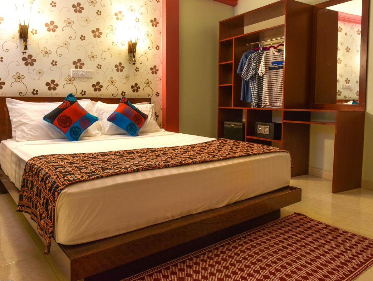 Surfretreat Hotel Bodufolhudhoo Buitenkant foto